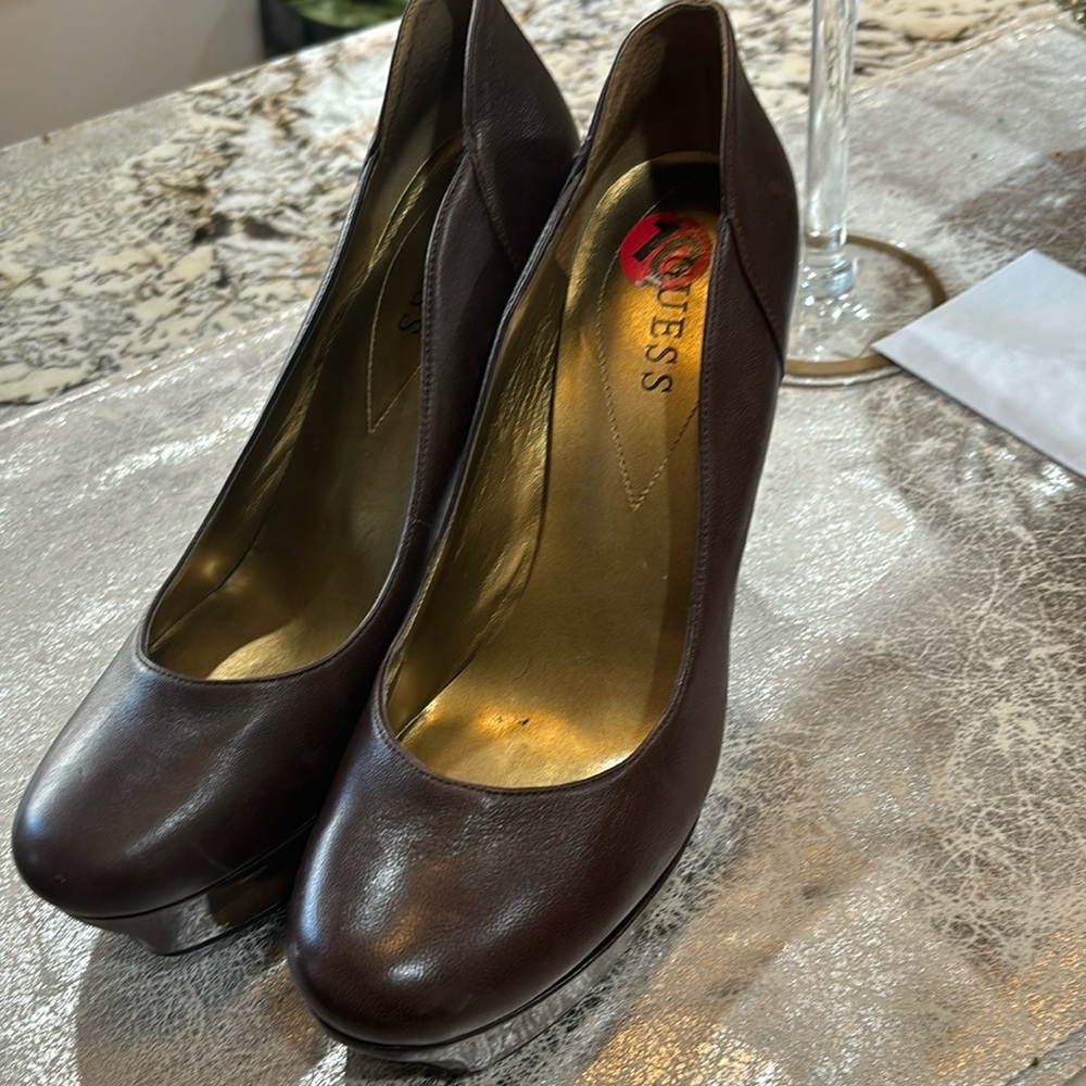 Cute brown platform pump